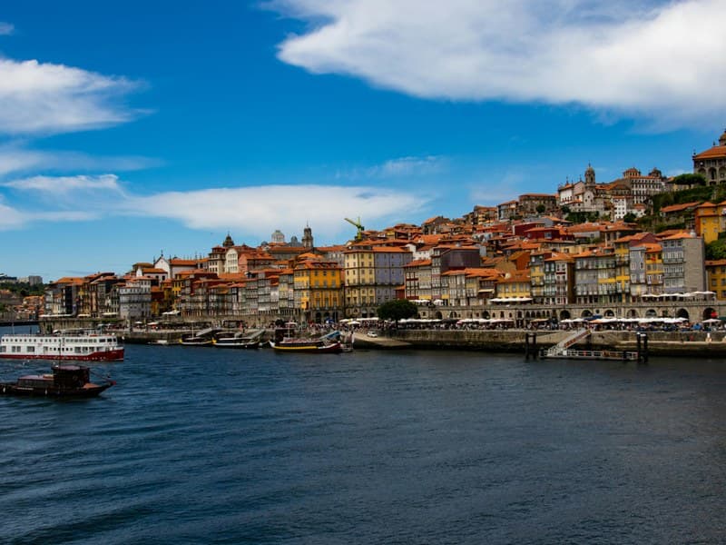 Coming soon neurofeedback Portugal brain mapping therapy location Peak Brain